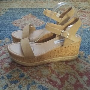 Steve madden corky platform beige sandle